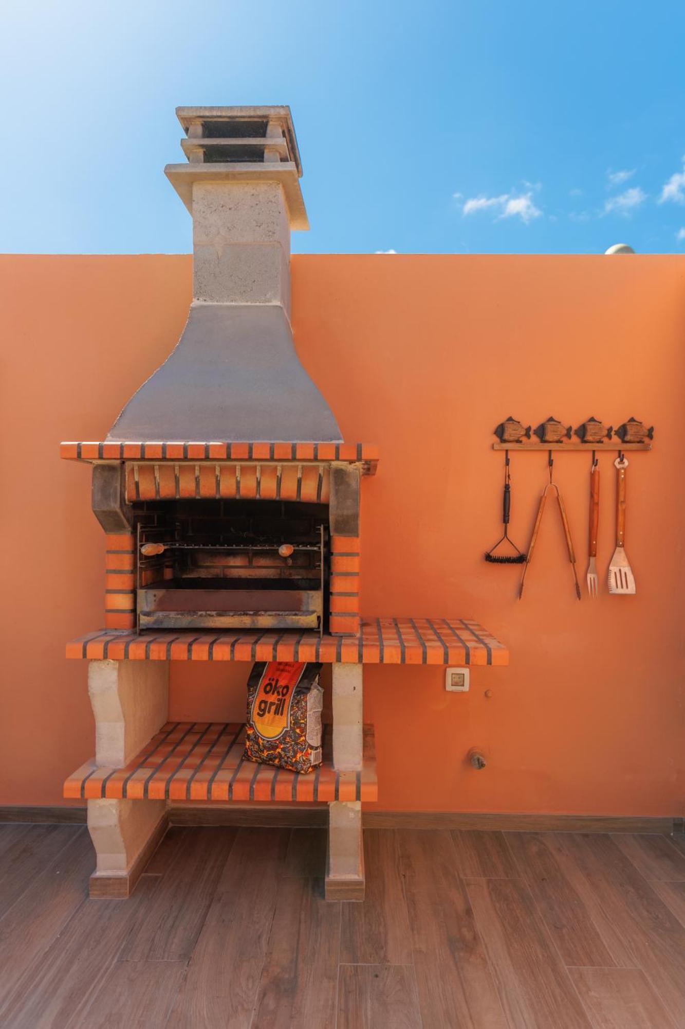 Villa Jacuzzi & Barbecue La Oliva Exterior foto