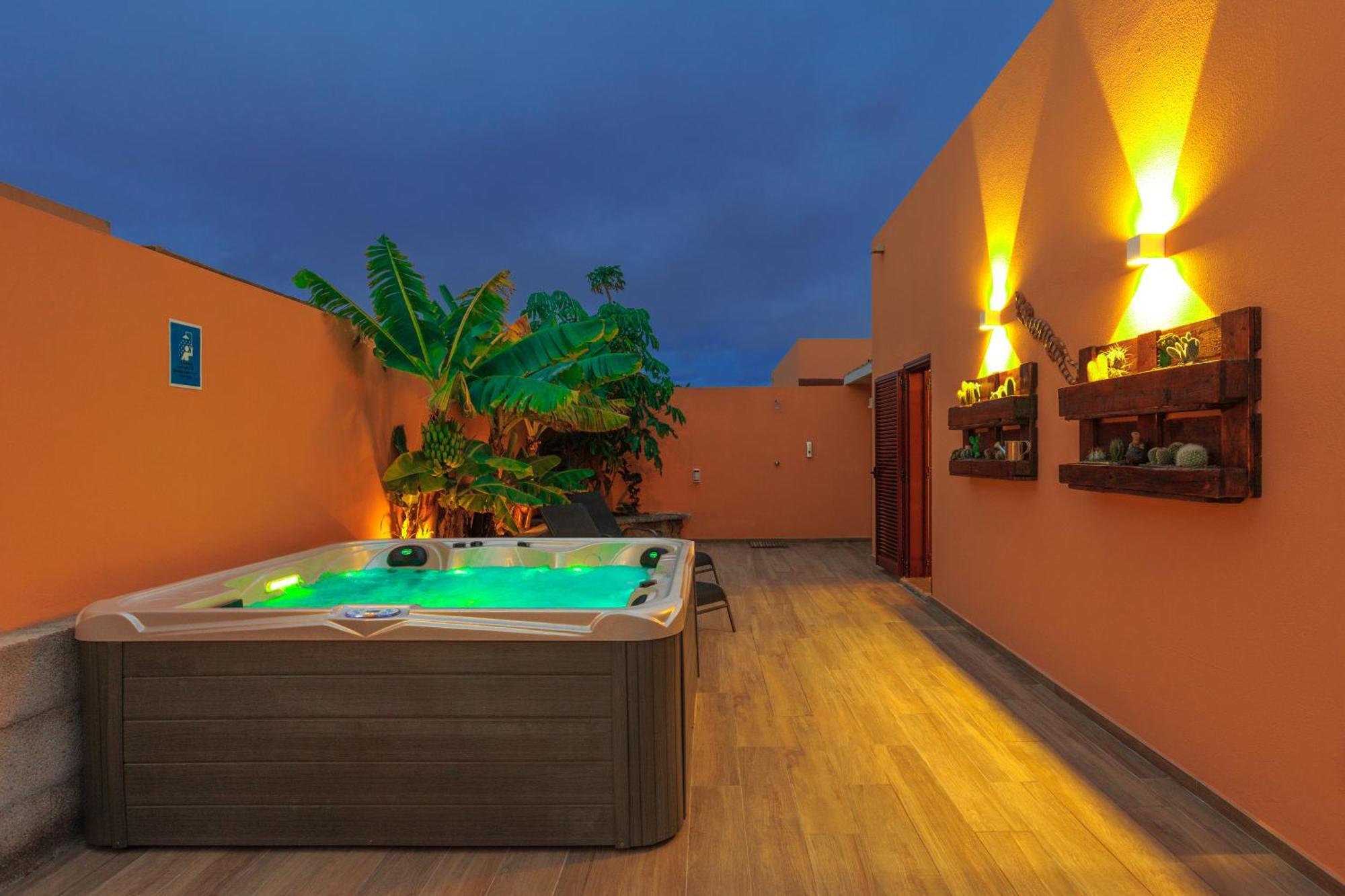 Villa Jacuzzi & Barbecue La Oliva Exterior foto
